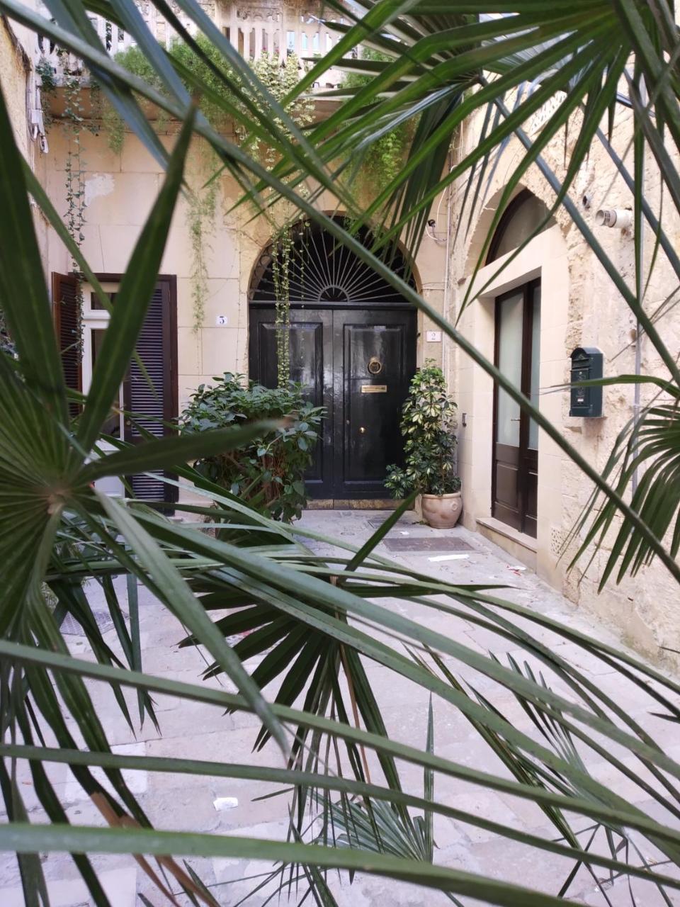 Dimora "I Santi Patroni" Lecce Exterior foto